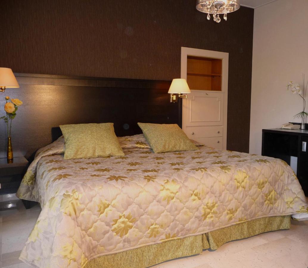 Hotel Diana Ванс Экстерьер фото